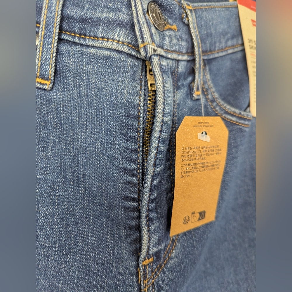 NWT Levi's 311 Shaping Skinny Jeans Women's Size 30x30 - Picture 4 of 7